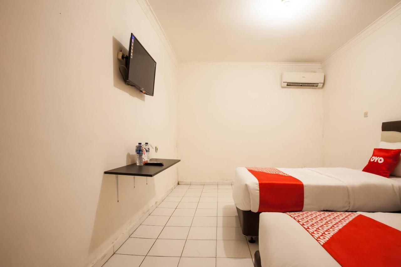 Oyo 1084 Cirasa Syariah Hotel 2*