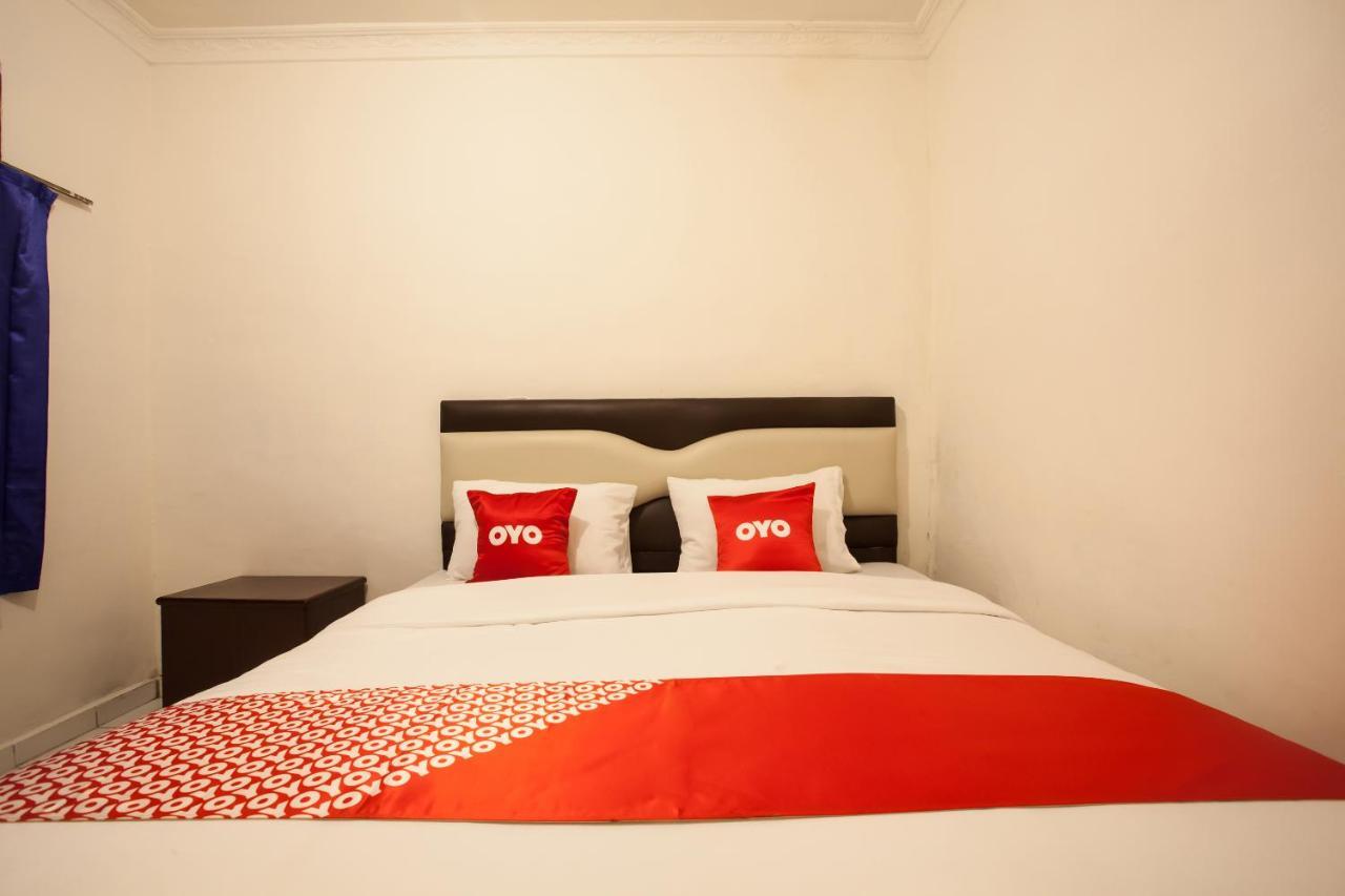 Oyo 1084 Cirasa Syariah Hotel 2*
