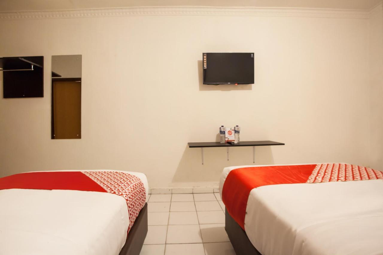 Oyo 1084 Cirasa Syariah Hotel Medan
