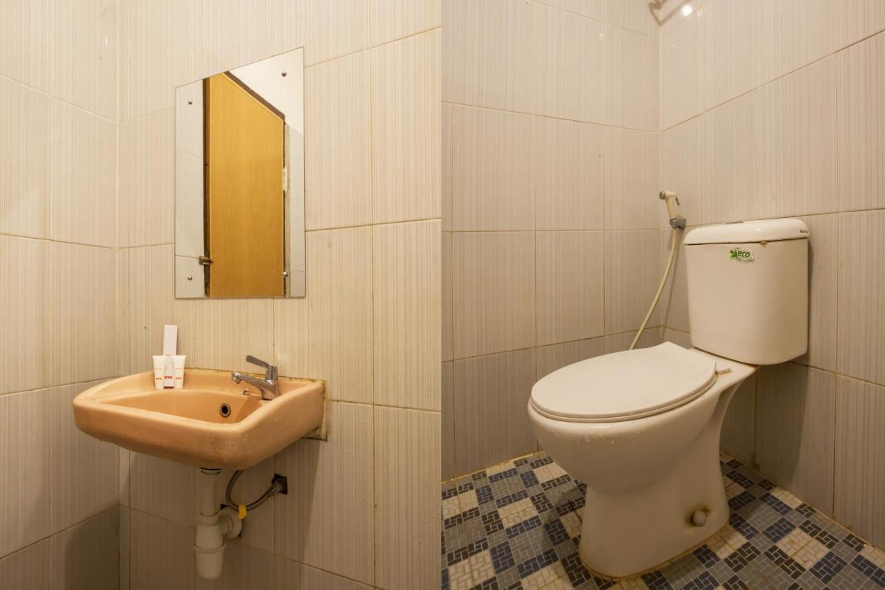 Oyo 1084 Cirasa Syariah Hotel 2*